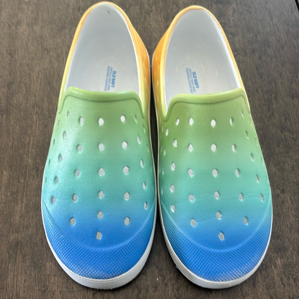 Multicolor water shoes 😋